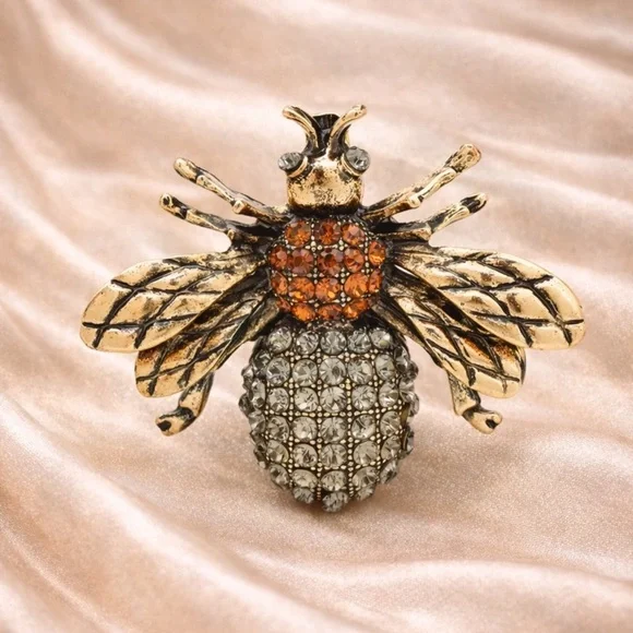 Amber Gold Bee Brooch with Amber and Smoke Crystals - Picture 2 of 6